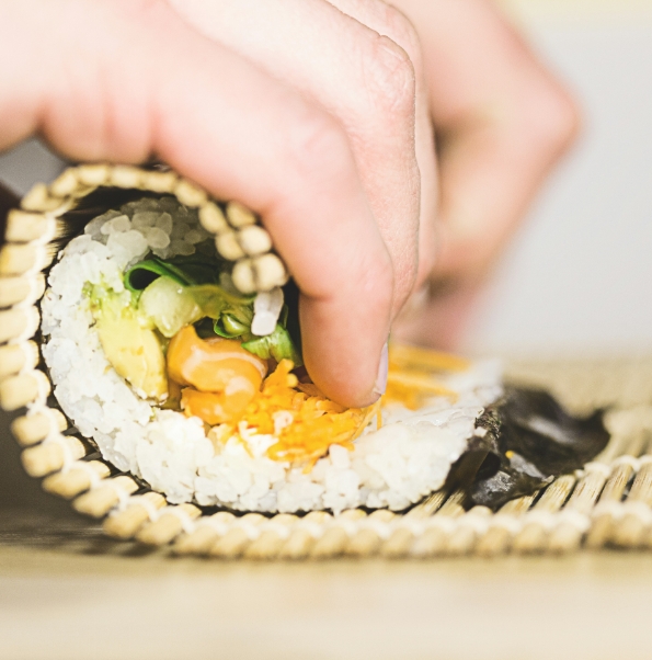 Aki sushi rolling sushi